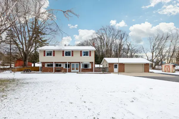 11081 Kelly Road, Pinckney, MI 48169