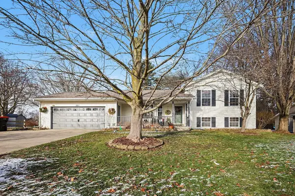 221 Glen Eagle Drive Ne, Rockford, MI 49341