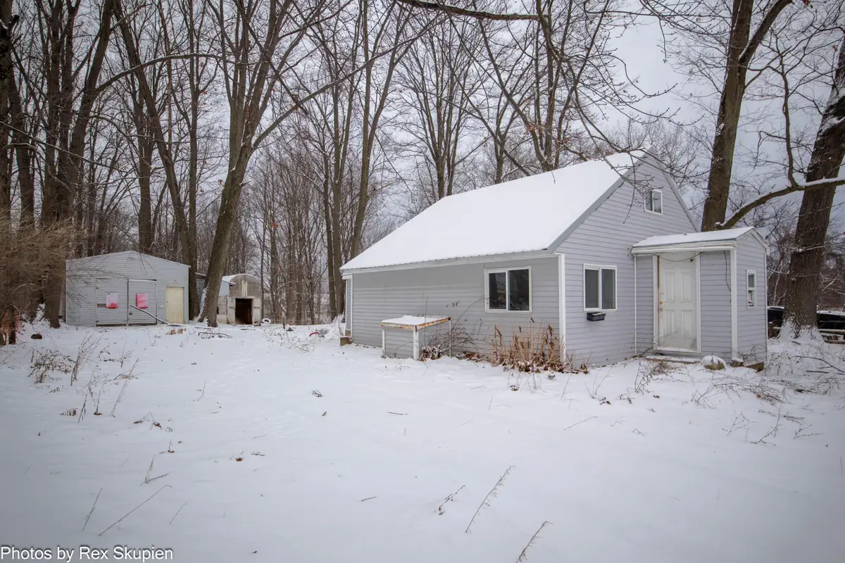 10021 S Mason Drive, Grant, MI 49327 - Image #1