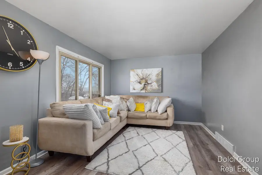 2212 Burton Street Sw, Wyoming, MI 49519 - Image #3