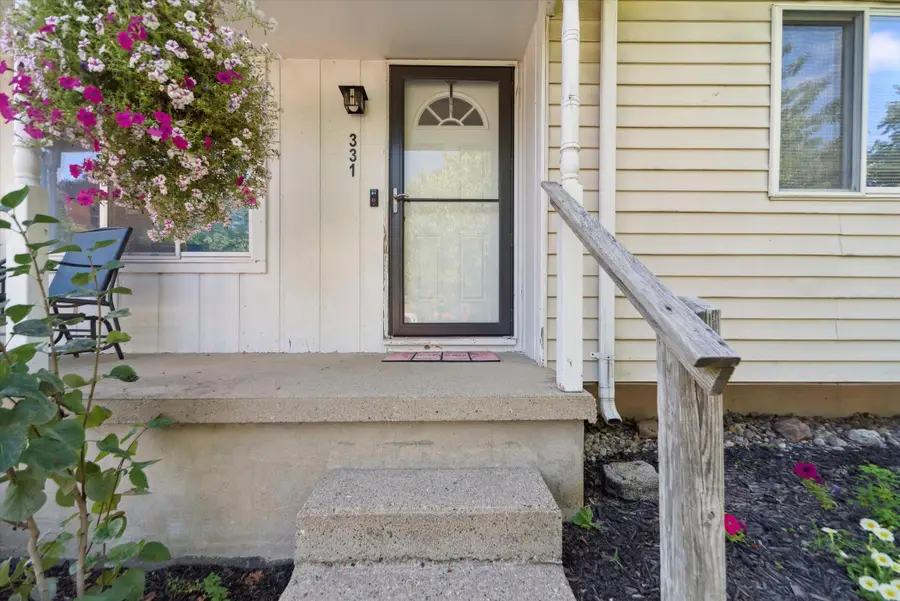 331 Scarlett Oak Lane, Perry, MI 48872 - Image #2