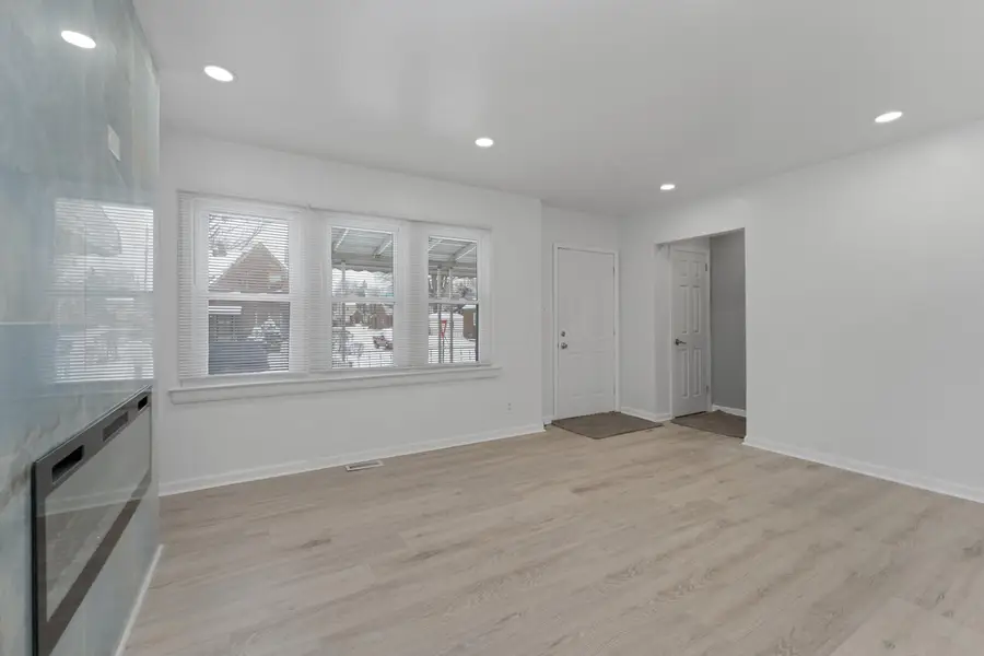 16260 Cheyenne Street, Detroit, MI 48235 - Image #2