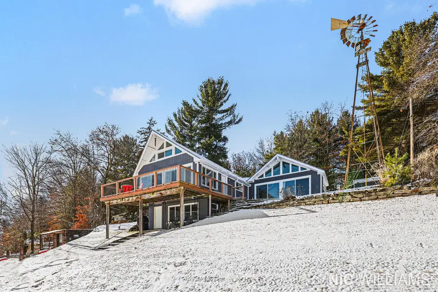 10848 Simpson West Street Ne, Greenville, MI 48838 - Image #2