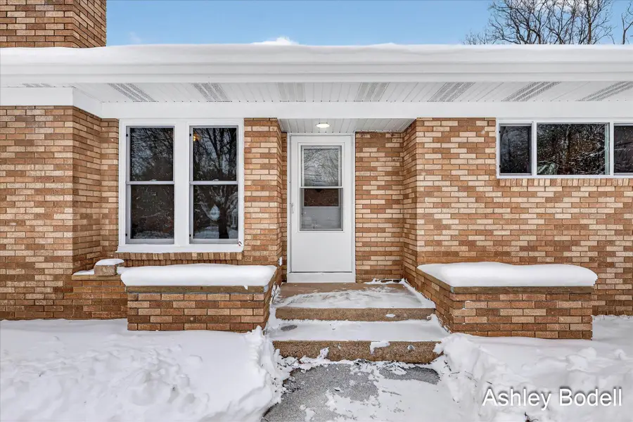 237 7 Mile Road Nw, Comstock Park, MI 49321 - Image #2