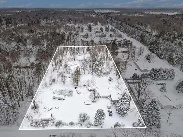 4249 S Hilton Park Road, Fruitport, MI 49415