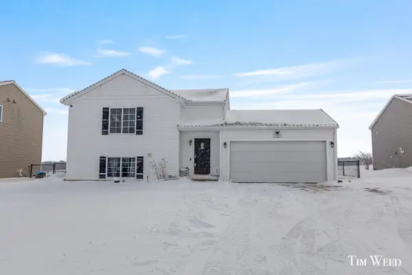 959 View Pointe Drive, Middleville, MI 49333