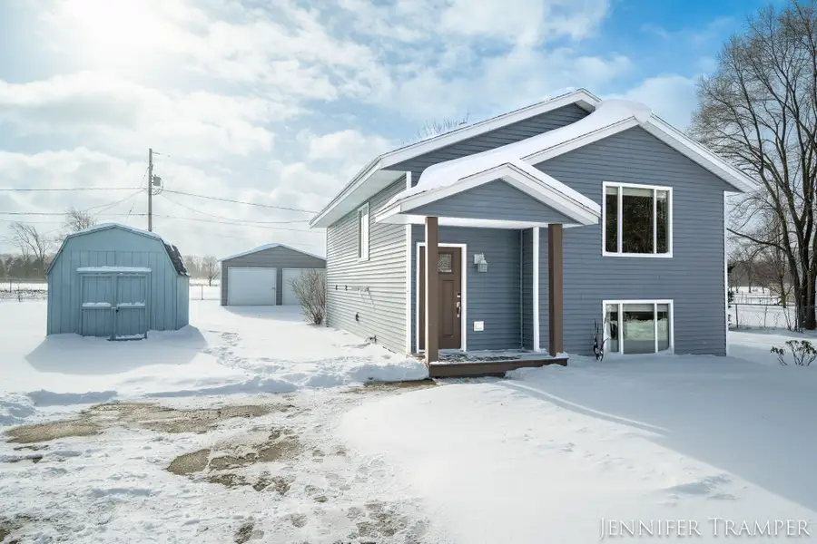 230 W Oak Street Ne, Sand Lake, MI 49343 - Image #2