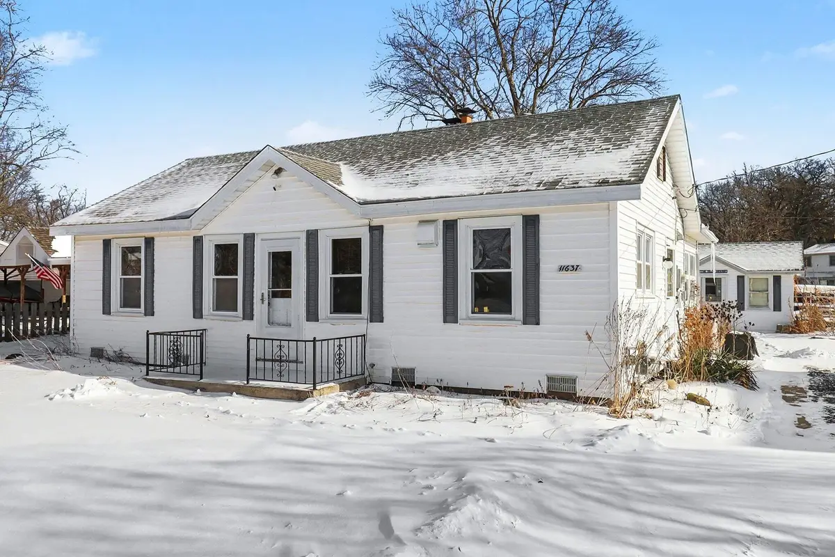 11637 Algonquin Drive, Pinckney, MI 48169 - Image #1