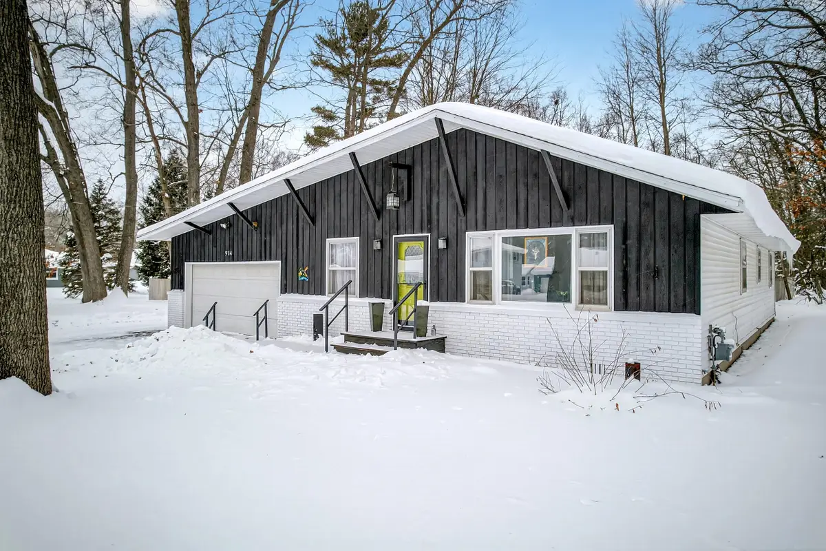 914 Victor Avenue, Muskegon, MI 49445 - Image #1