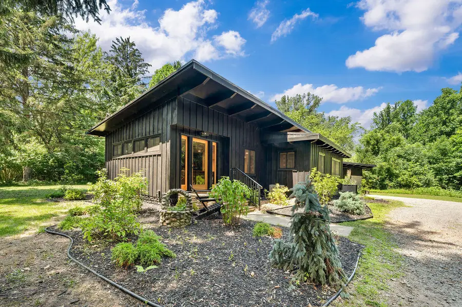 5831 Browntown Road, Sawyer, MI 49125 - Image #3