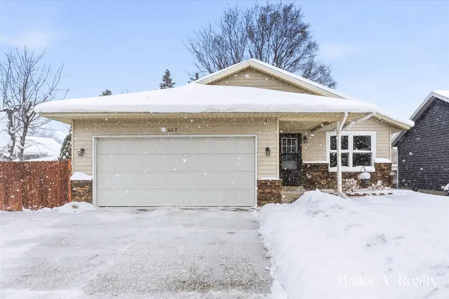 447 Stonehenge Street Se, Grand Rapids, MI 49548 - Image #2