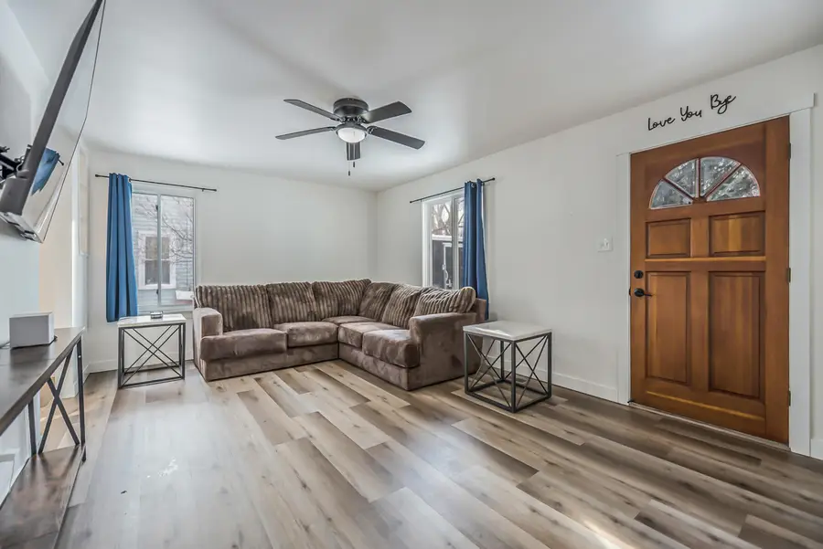 15100 Sunbury Street, Livonia, MI 48154 - Image #3