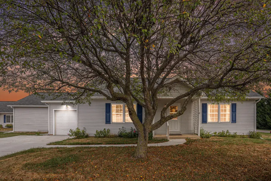 1000 W Villas Drive, Vicksburg, MI 49097 - #2