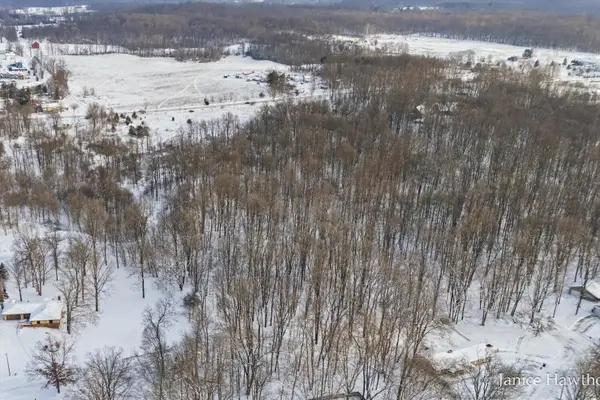 700 E Woodlawn Avenue, Hastings, MI 49058