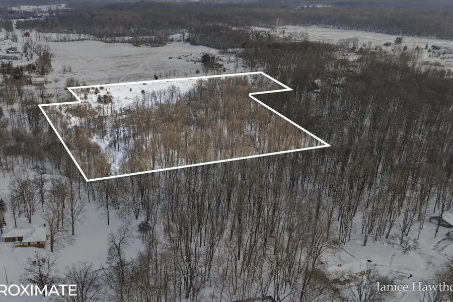 700 E Woodlawn Avenue, Hastings, MI 49058 - Image #2