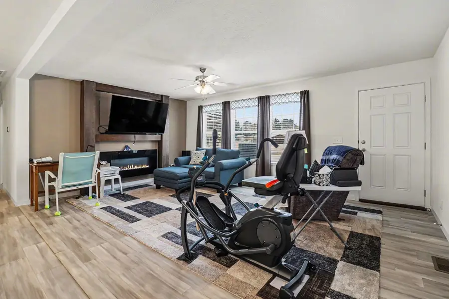 3621 W Woodview Drive, Ludington, MI 49431 - Image #3