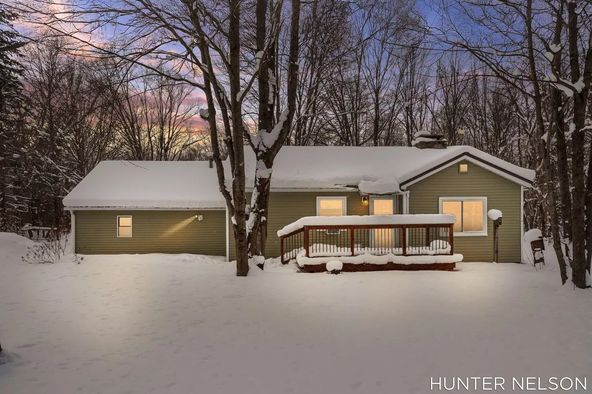 2627 N Evergreen Drive, White Cloud, MI 49349 - Image #1