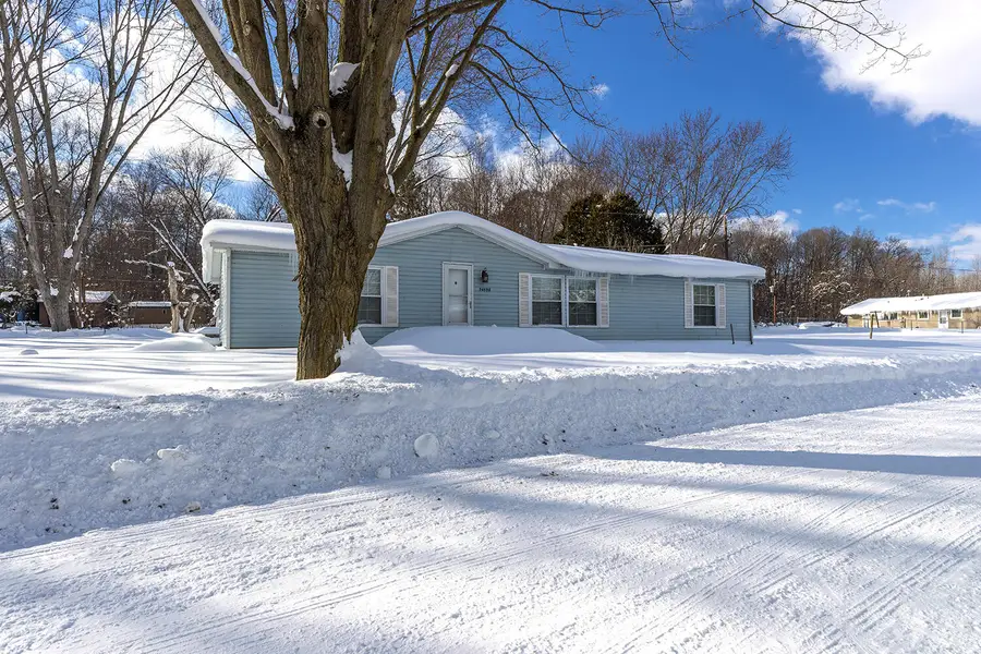 54598 Park Lane, Eau Claire, MI 49111 - #3