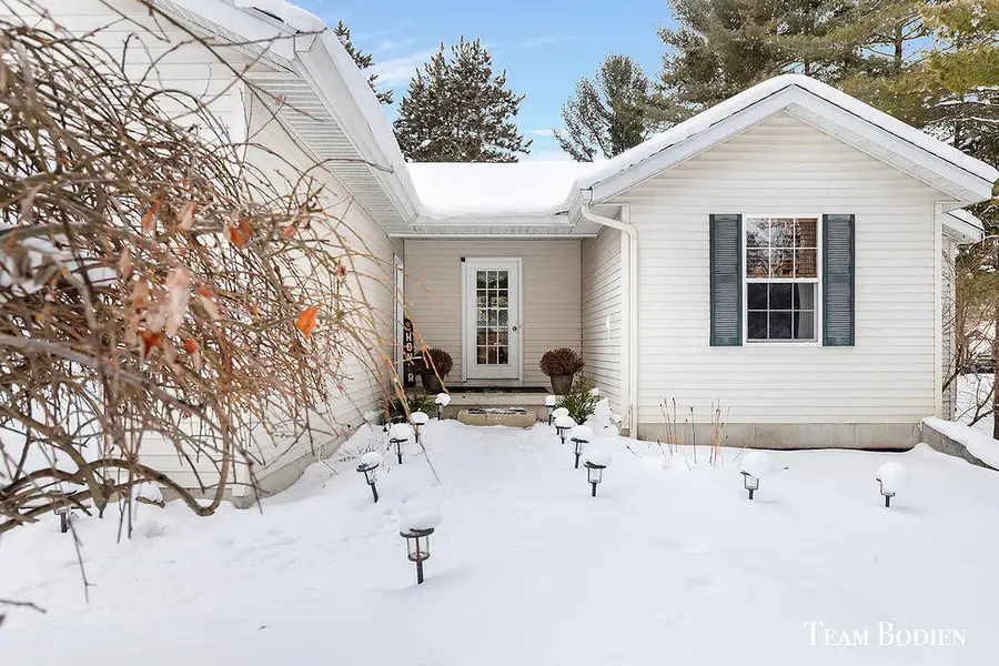 7302 High Timber Drive, Greenville, MI 48838 - Image #2