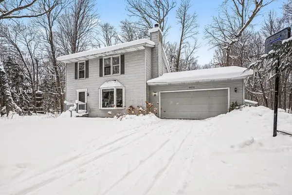 46574 33rd Street, Paw Paw, MI 49079