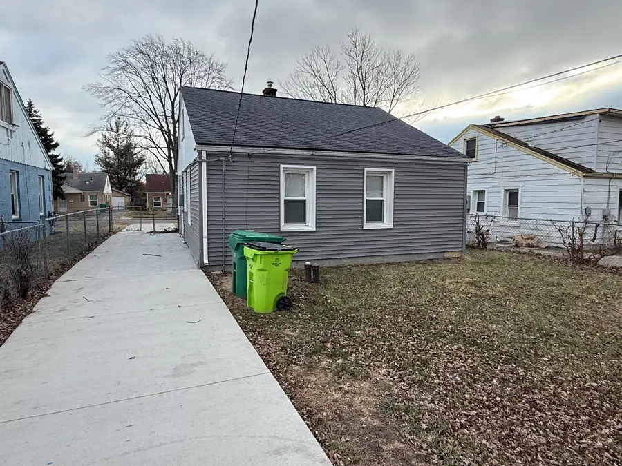 22765 Rosalind Avenue, Eastpointe, MI 48021 - #2