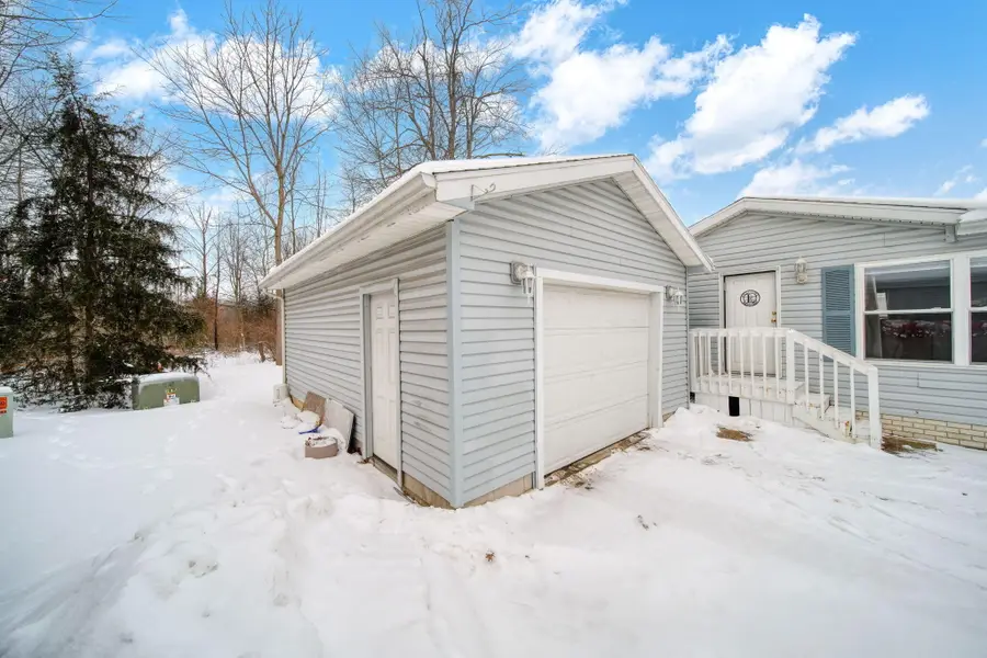 809 Missouri River Drive, Adrian, MI 49221 - Image #3