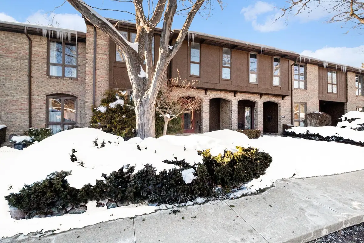 654 Greenhills Drive, Ann Arbor, MI 48105 - Image #1