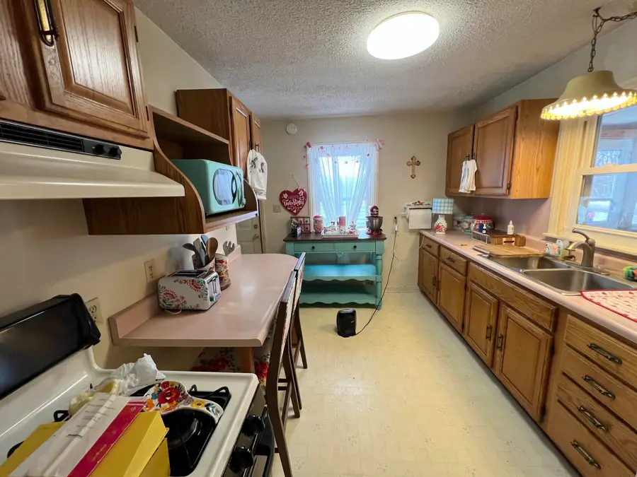 422 Paw Paw Avenue, Watervliet, MI 49098 - #3