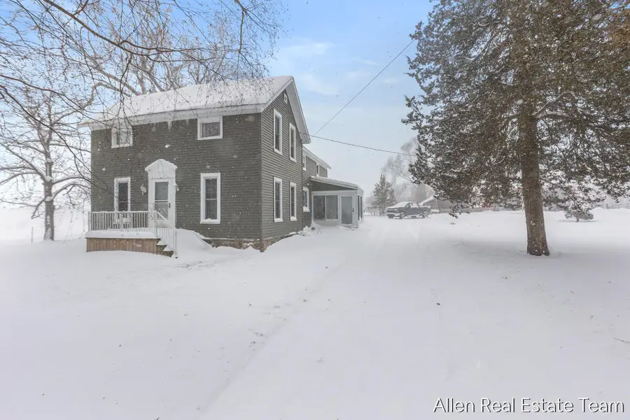 1224 102nd Avenue, Plainwell, MI 49080 - #2