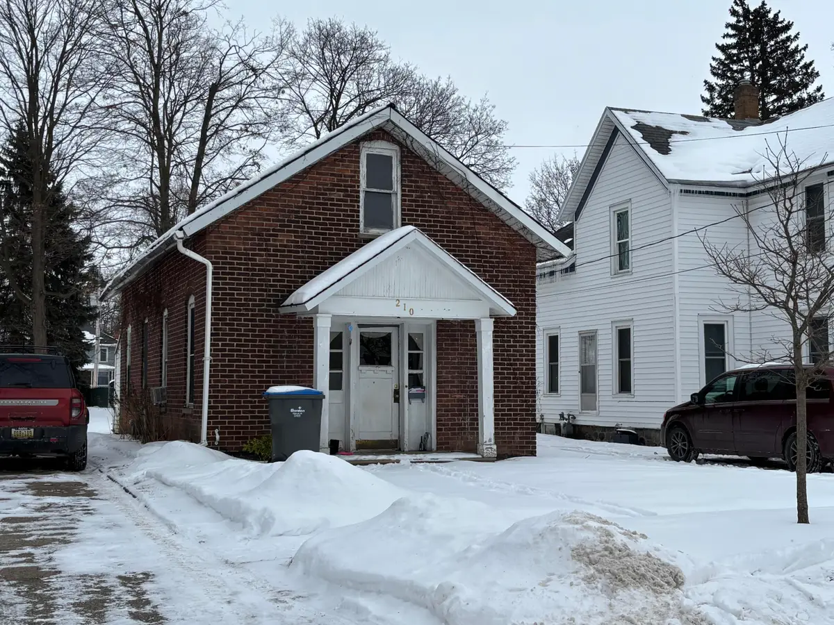 210 S Monroe Street, Sturgis, MI 49091 - #1