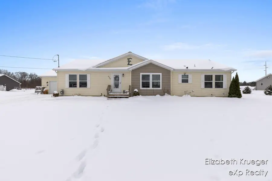 930 Solon Street Ne, Cedar Springs, MI 49319 - #2