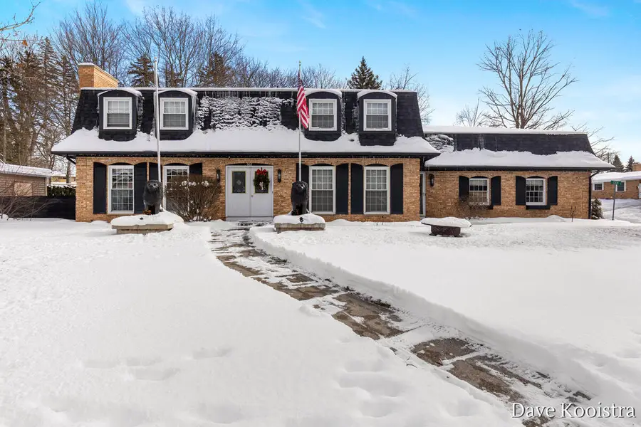 907 N Glenwood Drive, Hastings, MI 49058 - #2
