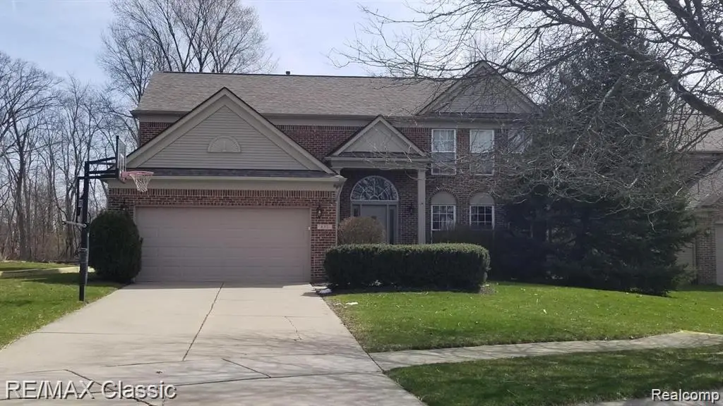 832 Wood Run, South Lyon, MI 48178 - #1