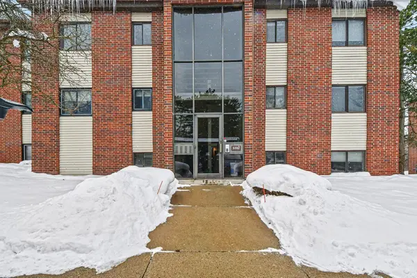 3392 Devonwood Hills Ne #F, Grand Rapids, MI 49525