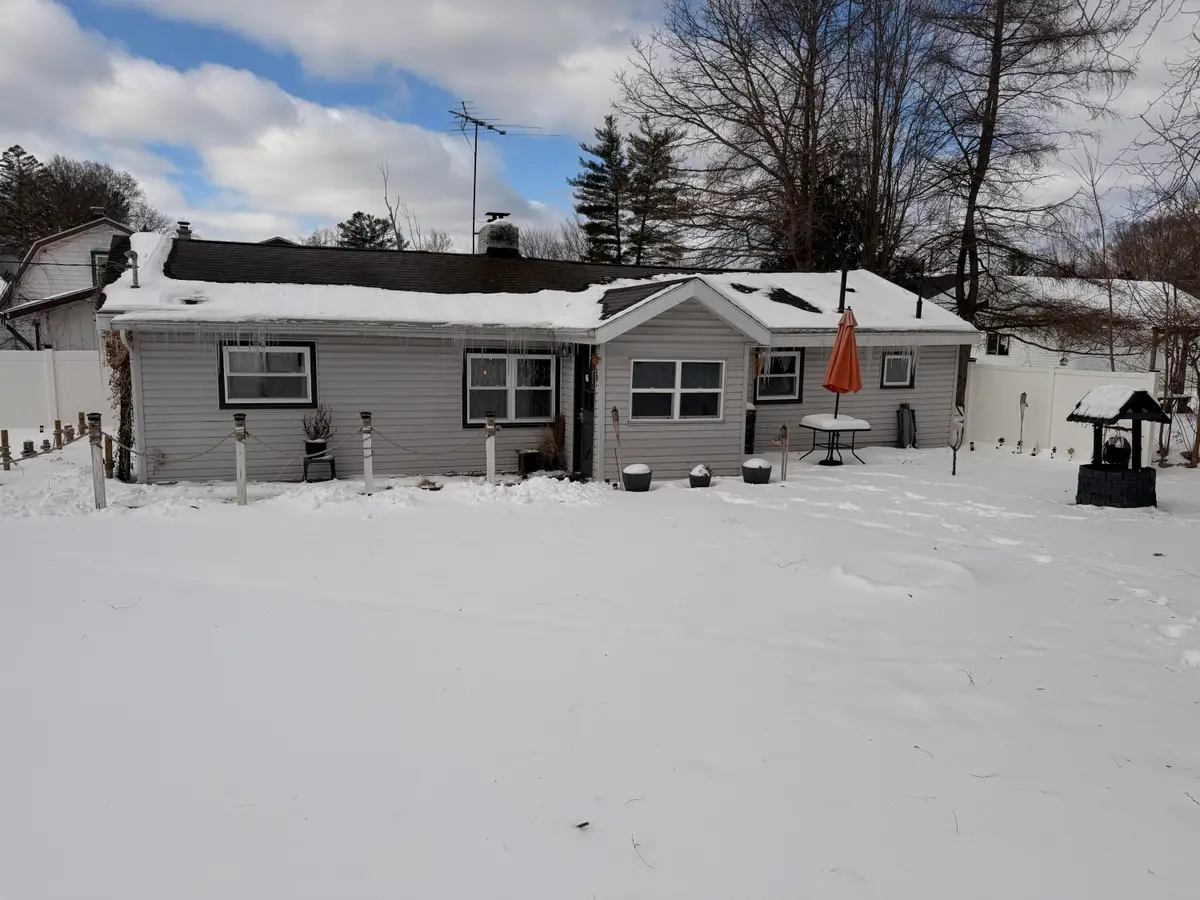 520 W Jessie Road, Sanford, MI 48657 - #1