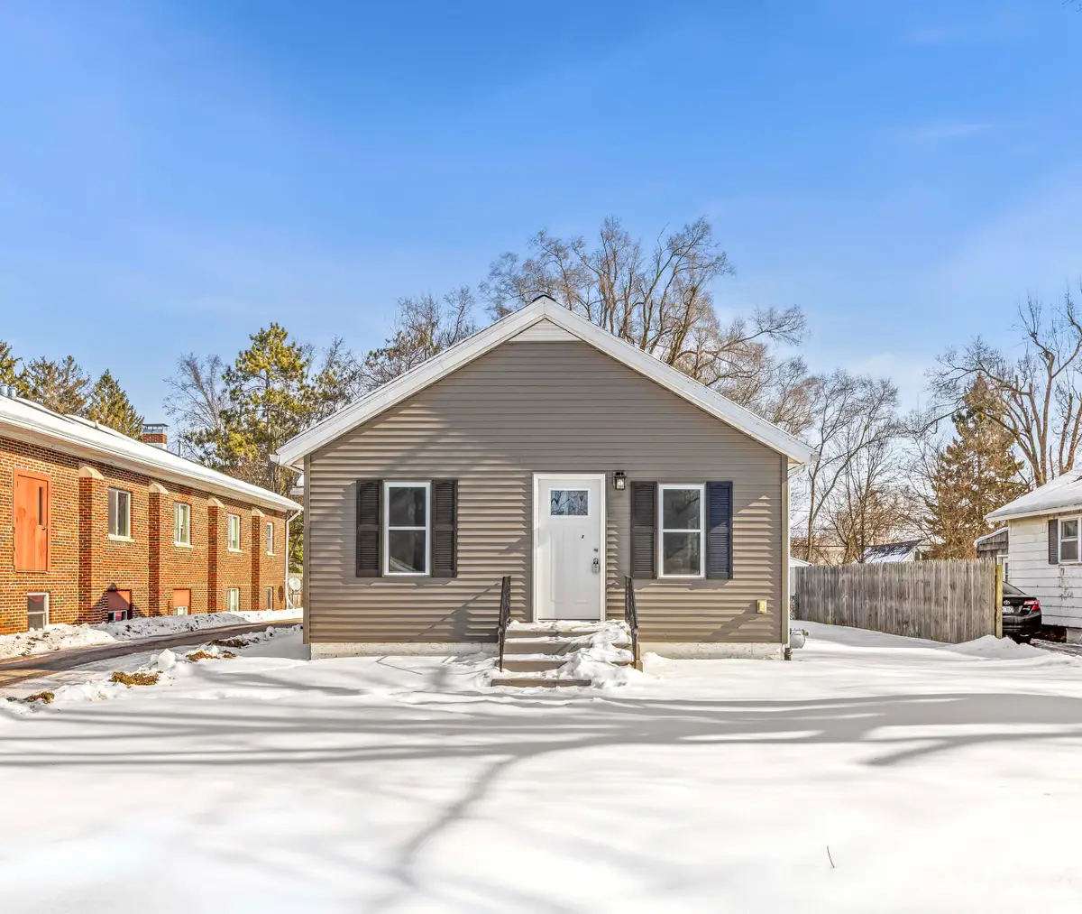 923 Wayne Street, Jackson, MI 49202 - #1