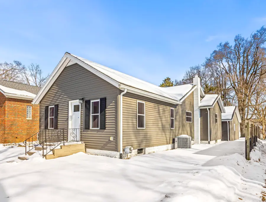 923 Wayne Street, Jackson, MI 49202 - #2