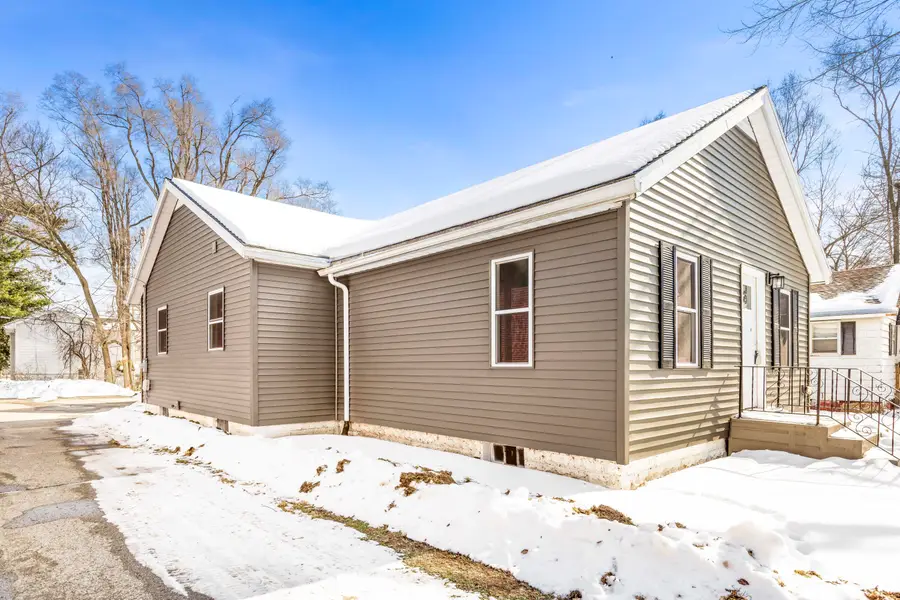 923 Wayne Street, Jackson, MI 49202 - #3