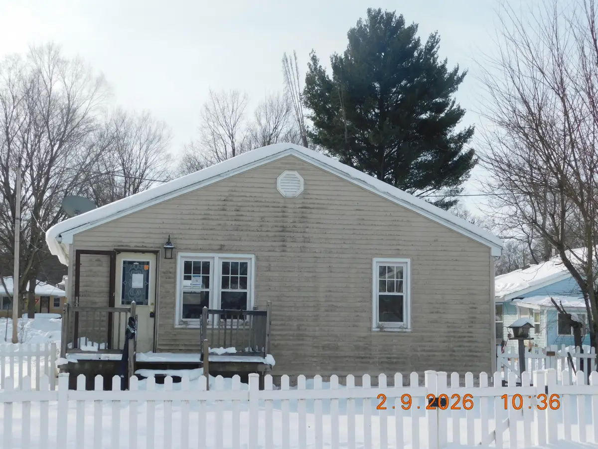 801 W Front Street, Buchanan, MI 49107 - #1