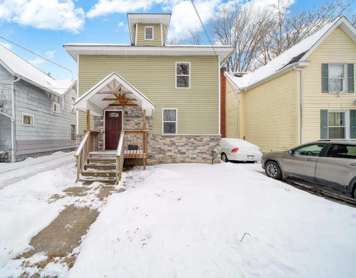 209 N Pleasant Street, Jackson, MI 49202 - #1