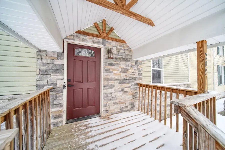209 N Pleasant Street, Jackson, MI 49202 - #2