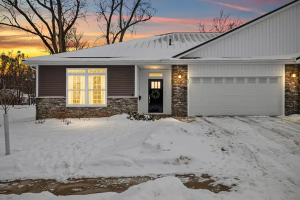 25 Hillsdale Commons Drive, Hillsdale, MI 49242