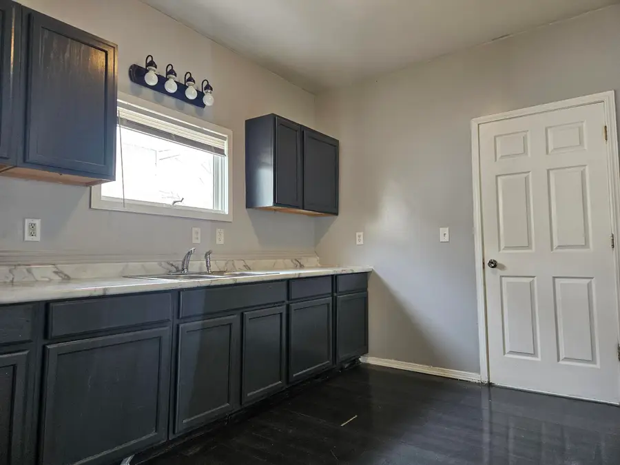 1002 Hazard Avenue, Kalamazoo, MI 49048 - Image #2