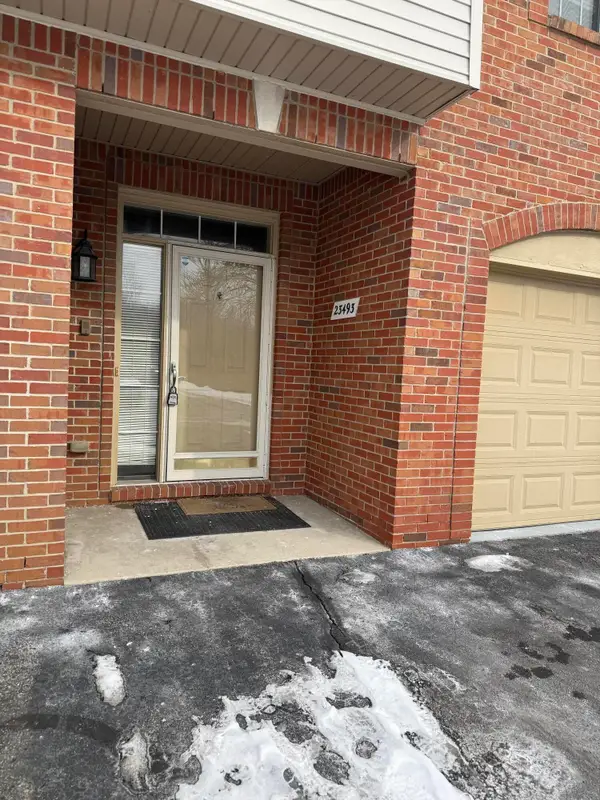 23493 Williamsburg Circle, Woodhaven, MI 48183