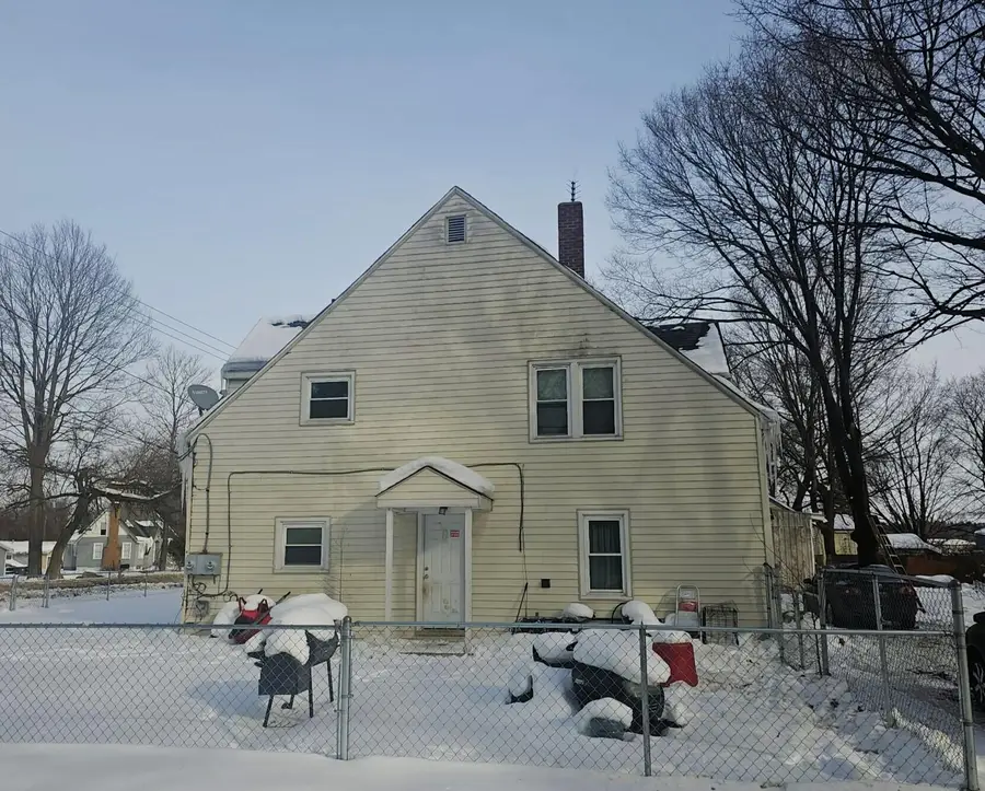 1636 E Britain Avenue, Benton Harbor, MI 49022 - #2