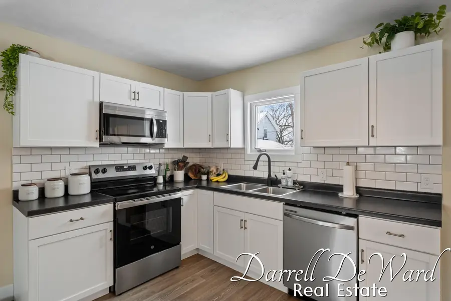 128 E Grand Street, Hastings, MI 49058 - #3