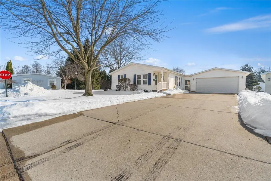 420 Blenheim Place, Lansing, MI 48906 - #2