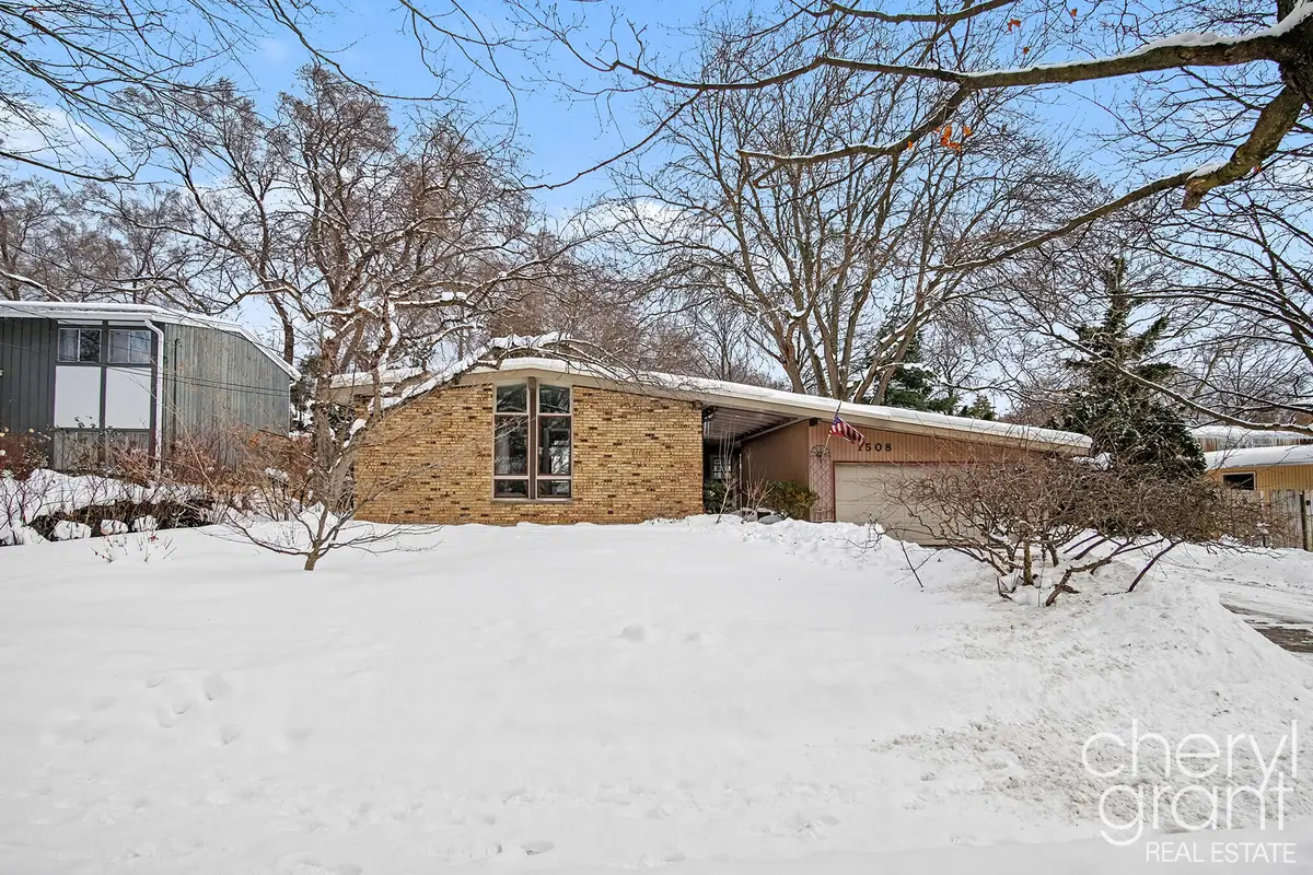 1508 Pinecrest Avenue Se, Grand Rapids, MI 49506 - #1