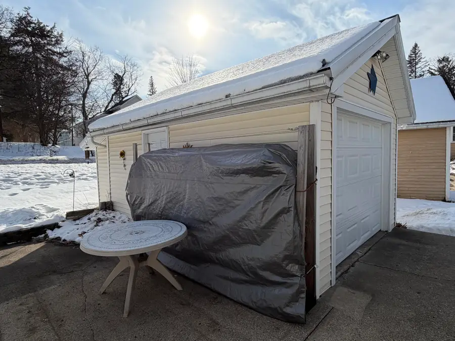 712 W Walnut Street, Hastings, MI 49058 - #3