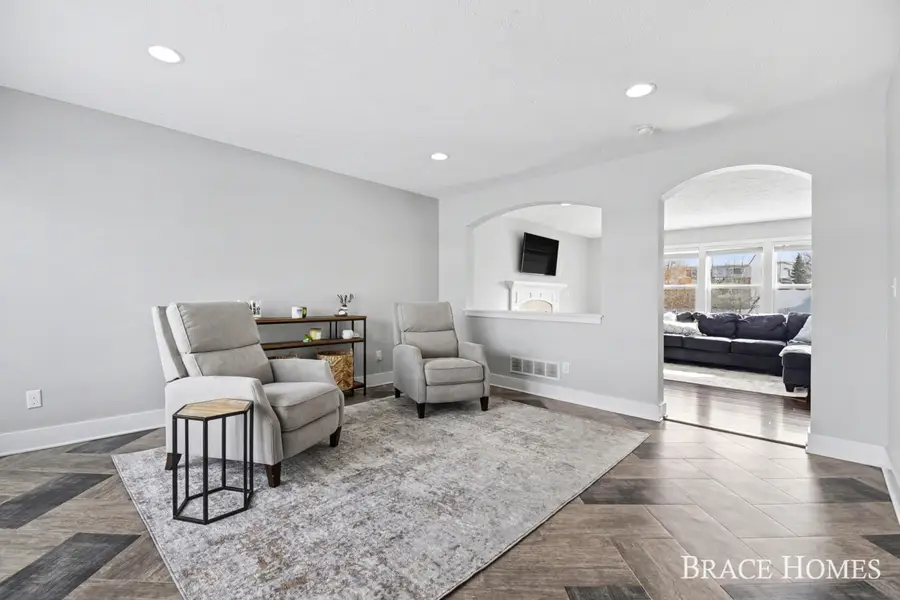 8540 Twin Lakes Drive, Jenison, MI 49428 - #3